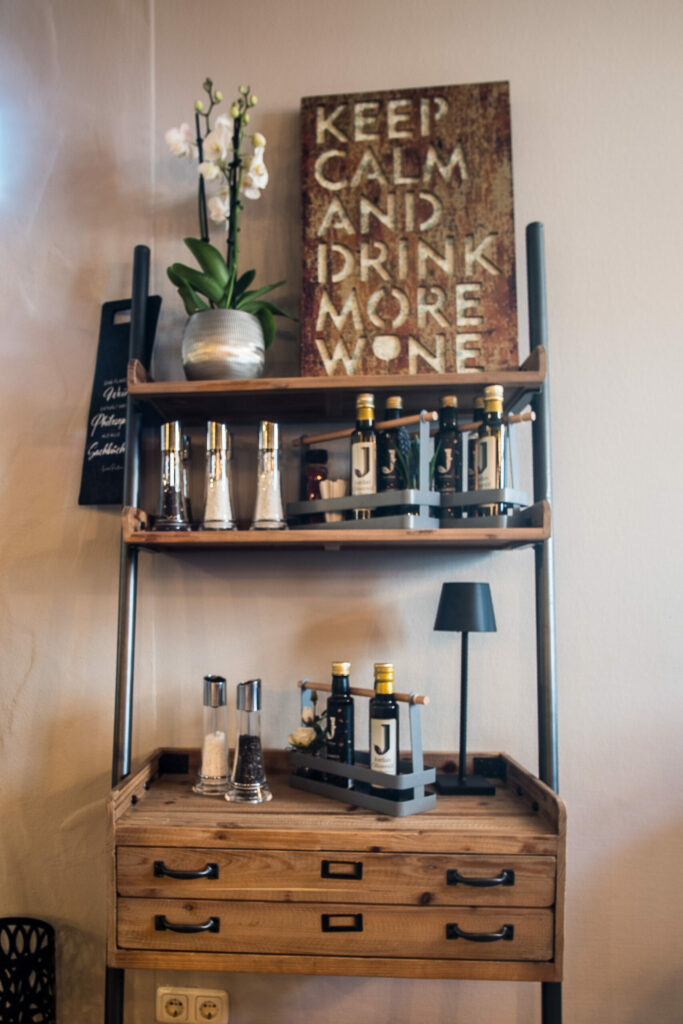 Blick in das Restaurant im Warsberger Weinhof in Neumagen-Dhron